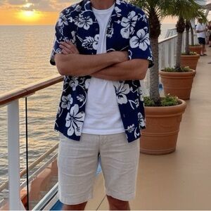 Toes on the Nose Hawaiian Shirt Men’s Blue White Floral Surf Aloha Large